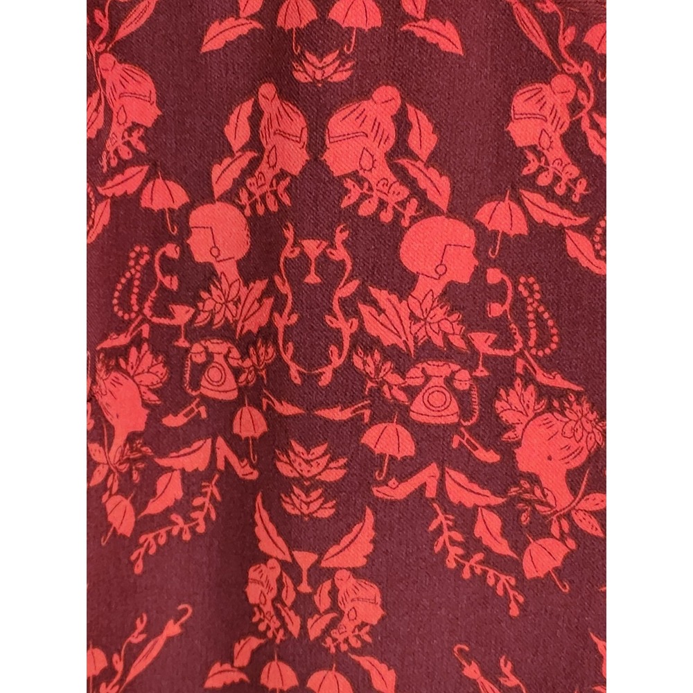 CABI Women's‎ Sleeveless Blouse Sz Small Maroon/red Cameo Print Split Back - Picture 3 of 6